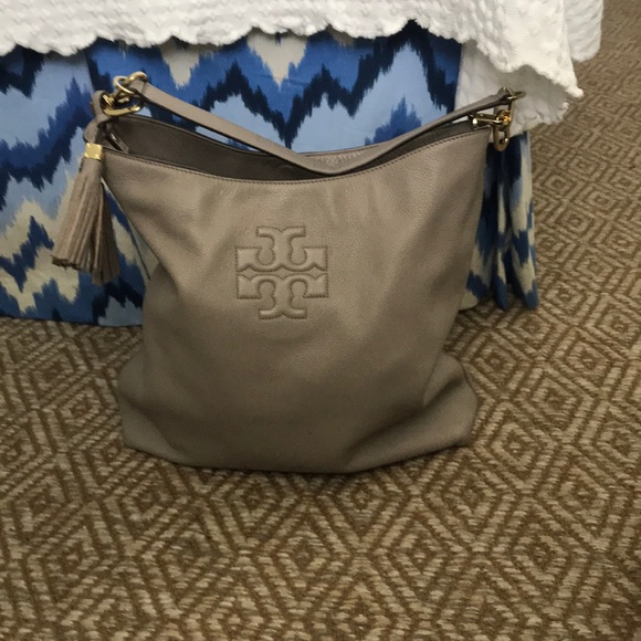 Tory Burch Handbags - Tory Burch Hobo Bag never been used